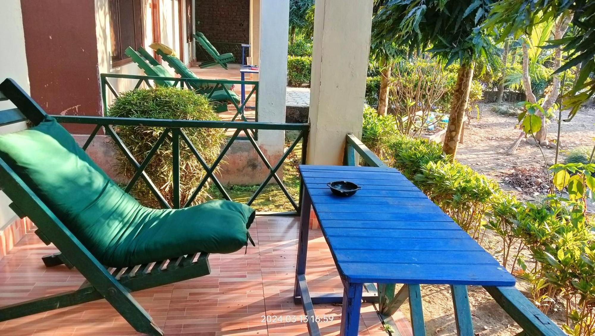 סאורהה Hotel Butterfly - Peaceful Garden For Nature Lovers מראה חיצוני תמונה