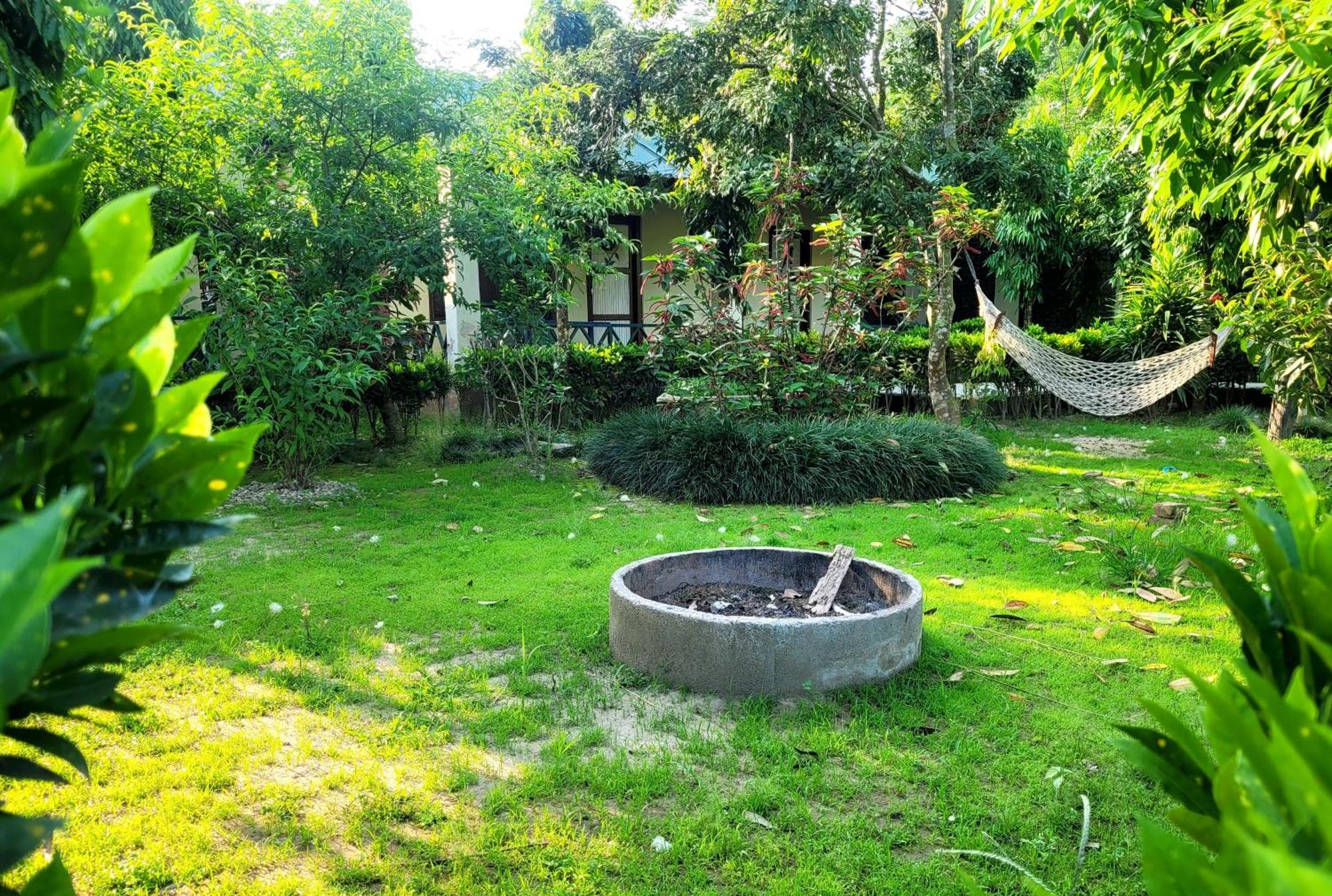 סאורהה Hotel Butterfly - Peaceful Garden For Nature Lovers מראה חיצוני תמונה